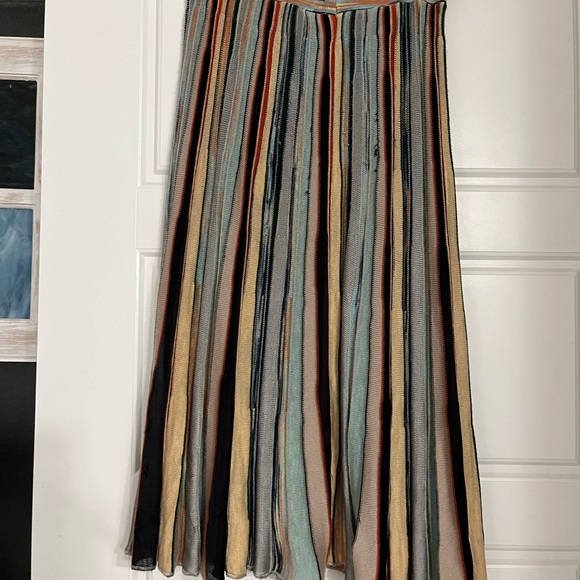 Great Moth multi color sweater skirt. - Picture 3 of 6